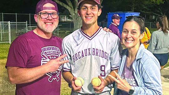 Breaux Bridge, Cecilia baseball teams advance to regionals