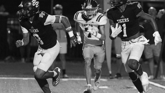 Breaux Bridge senior LeBlanc a threat at receiver, QB for Tigers