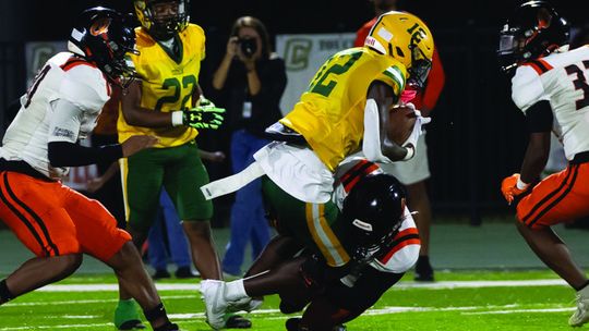 ’Dawgs race past Opelousas, 57-3