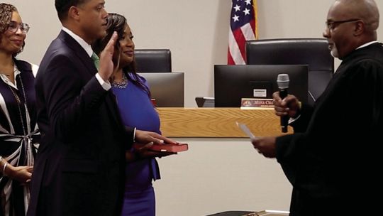 Former St. Martinville resident sworn in as mayor of Pearland, Texas