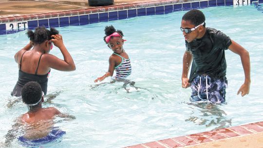 Kids hit swimming pool in St. Martinville for lessons, open swim