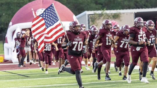 Penalties wipe out two long BB TDs in homecoming loss