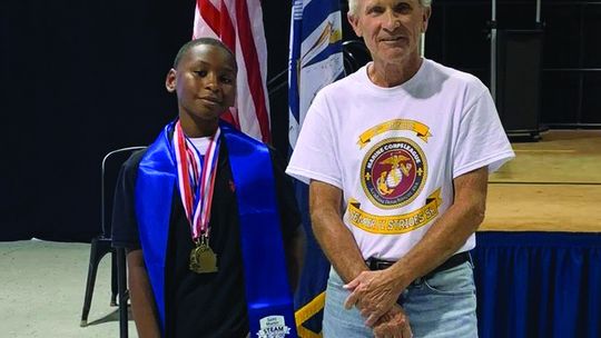Students receive awards from Belle de Ville