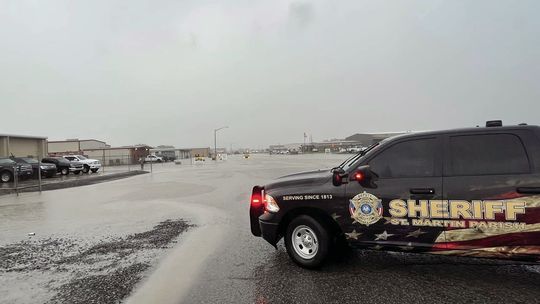 Torrential rain leads to flash flooding in SMP