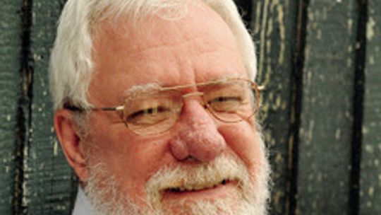 Two men sought on outstanding warrants