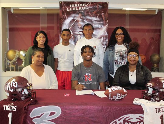 BBHS WR LeBlanc signs with Nicholls