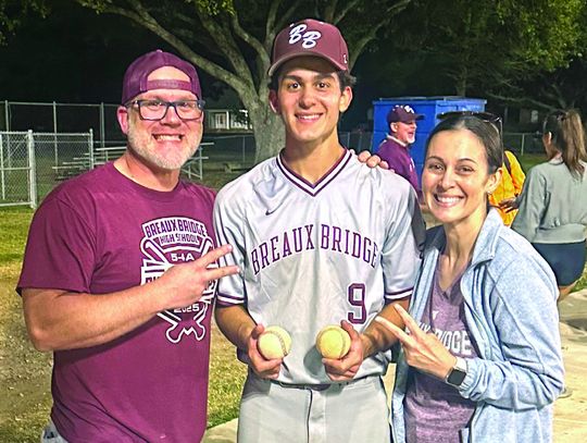 Breaux Bridge, Cecilia baseball teams advance to regionals