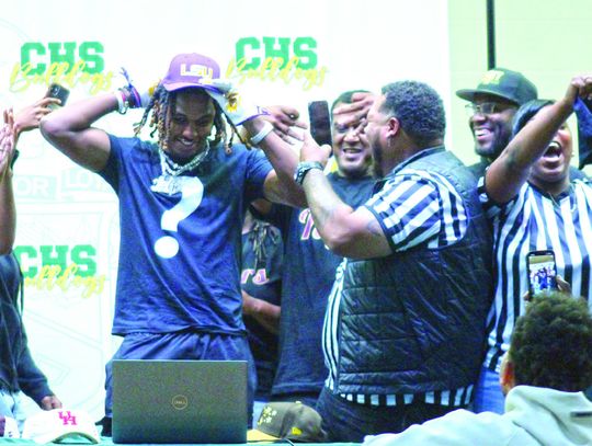 Cecilia’s Calais commits to sign with LSU football team