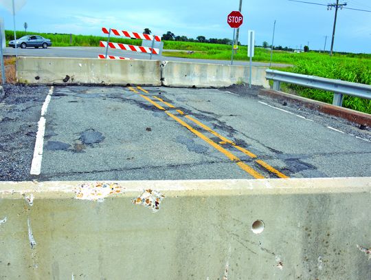 DELCAMBRE RD. BRIDGE CLOSED