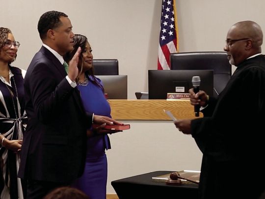 Former St. Martinville resident sworn in as mayor of Pearland, Texas