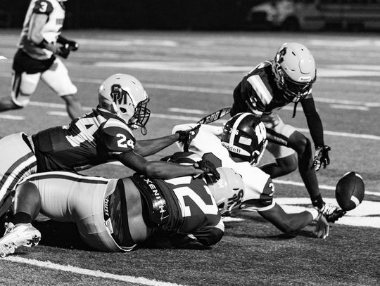 St. Martinville falls to Woodlawn, 26-20