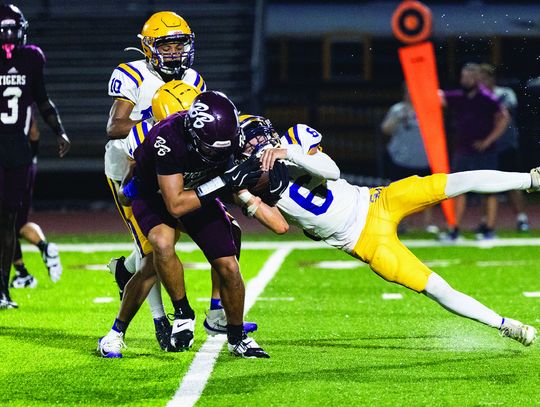 St. Martinville uses 2nd quarter outburst to beat BBHS