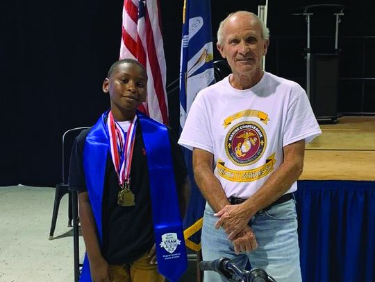 Students receive awards from Belle de Ville