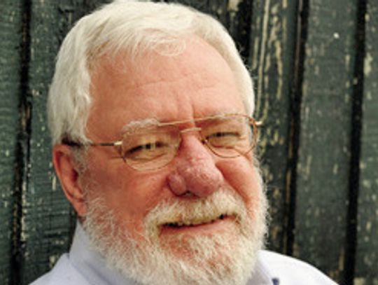 Two men sought on outstanding warrants