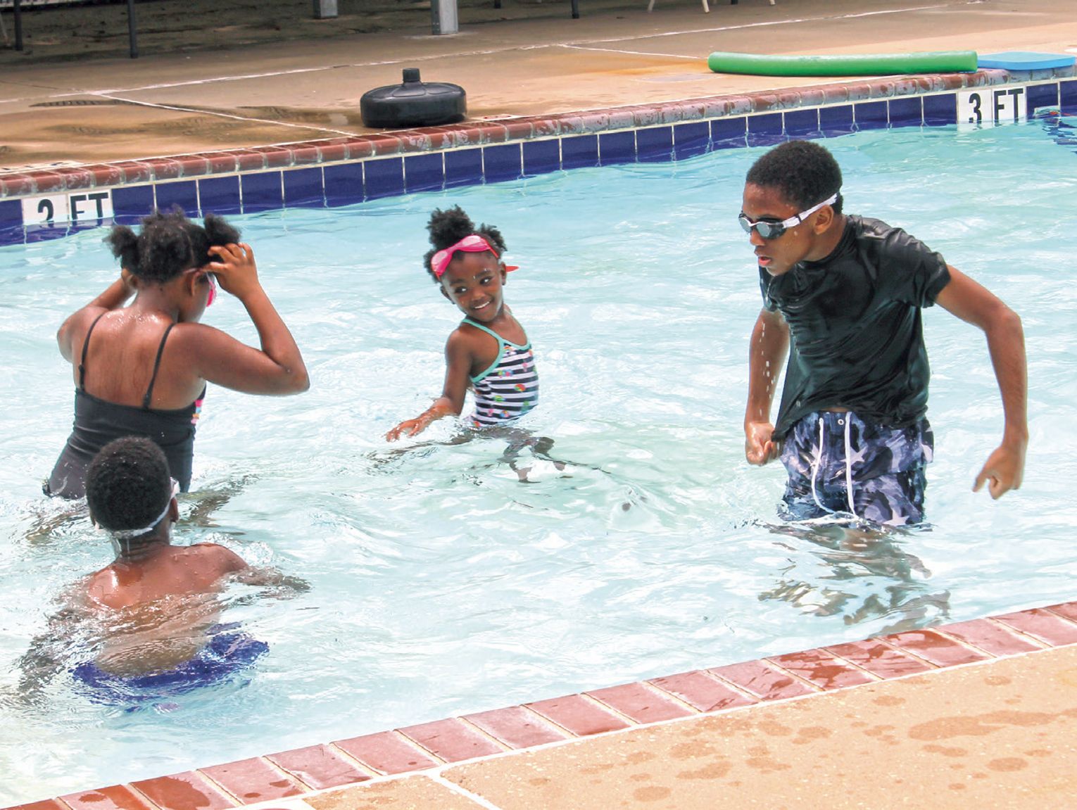 Kids hit swimming pool in St. Martinville for lessons, open swim