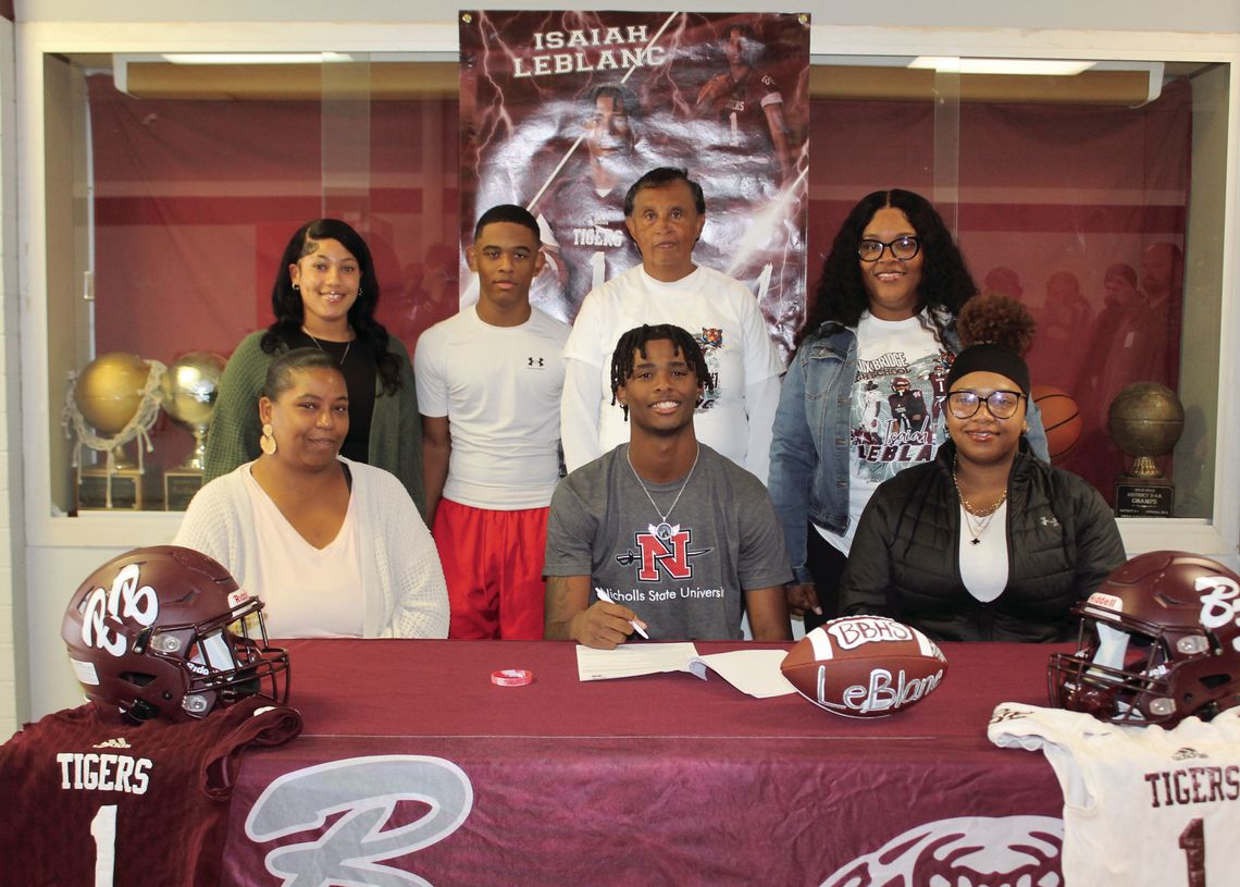 BBHS WR LeBlanc signs with Nicholls BBHS WR LeBlanc signs with Nicholls