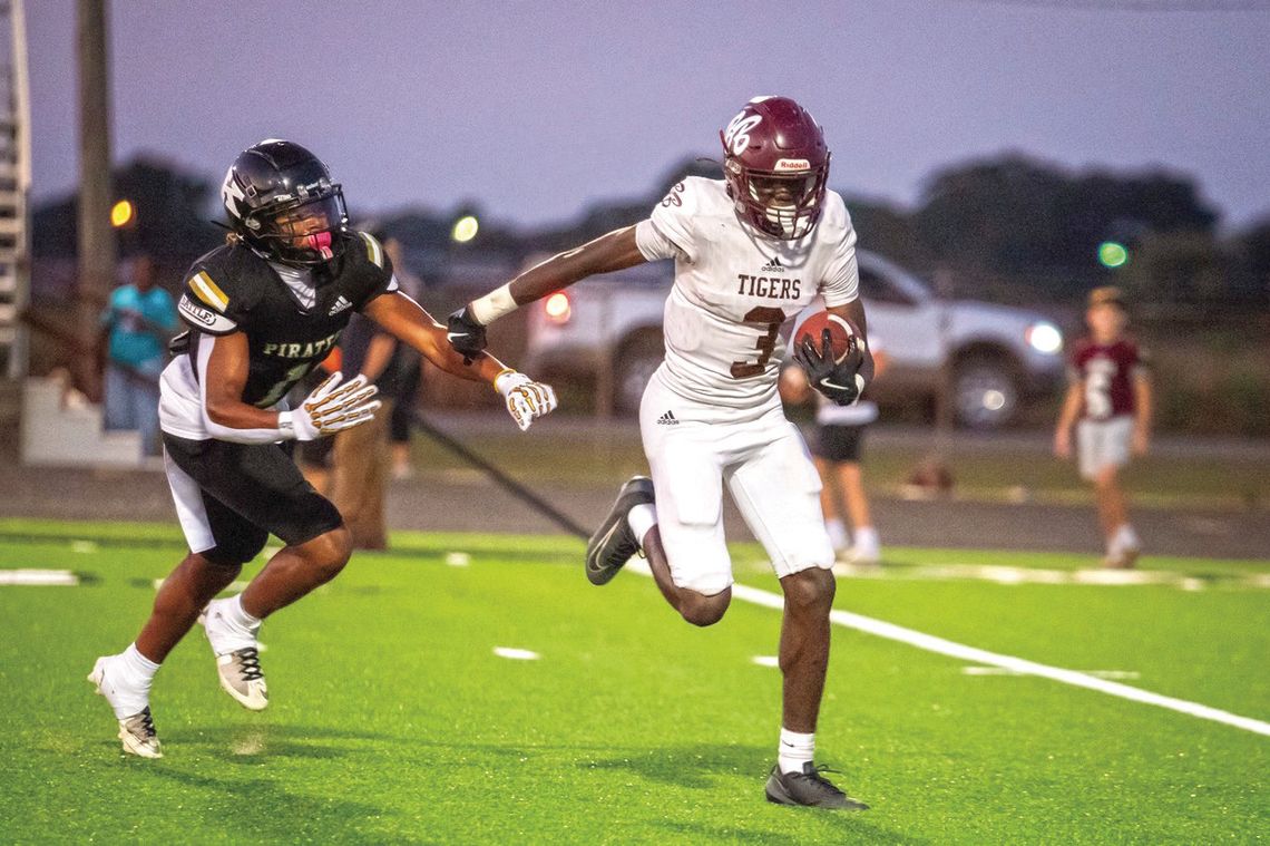 Breaux Bridge falls to Kaplan on road, 35-0