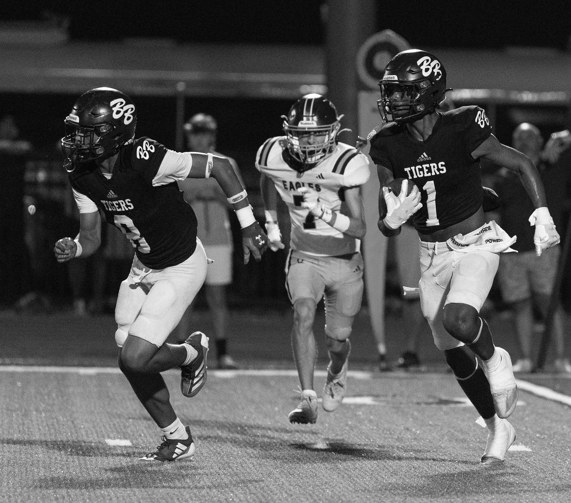 Breaux Bridge senior LeBlanc a threat at receiver, QB for Tigers