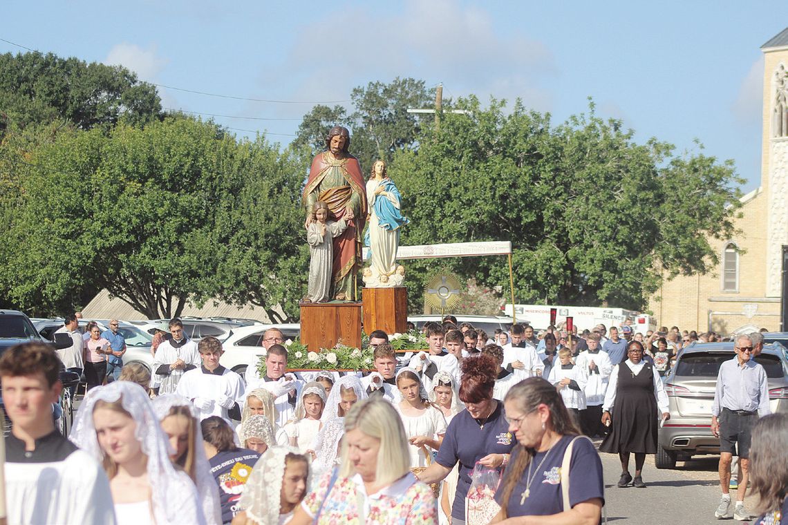 French Mass with Bishop Deshotel begins Fête-Dieu du Teche 2026 French Mass with Bishop Deshotel begins Fête-Dieu du Teche 2026