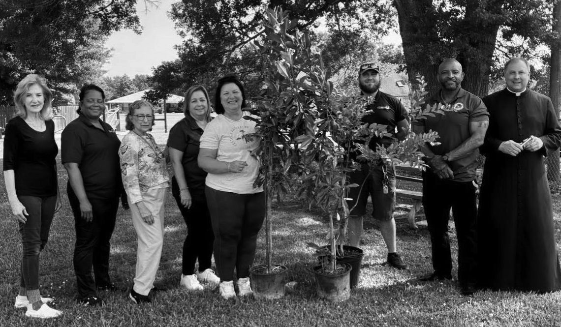 Garden Club celebrates Arbor Day