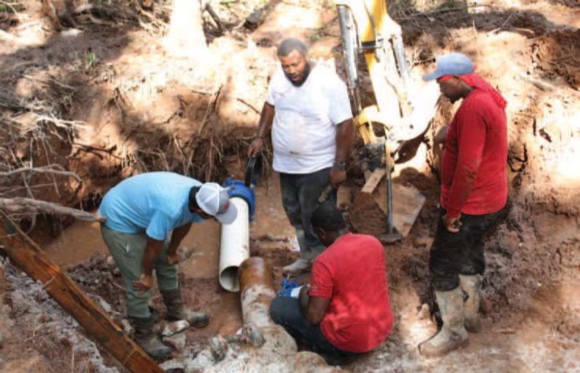 St. Martinville Public Works repairs major leak in 8-inch pipe